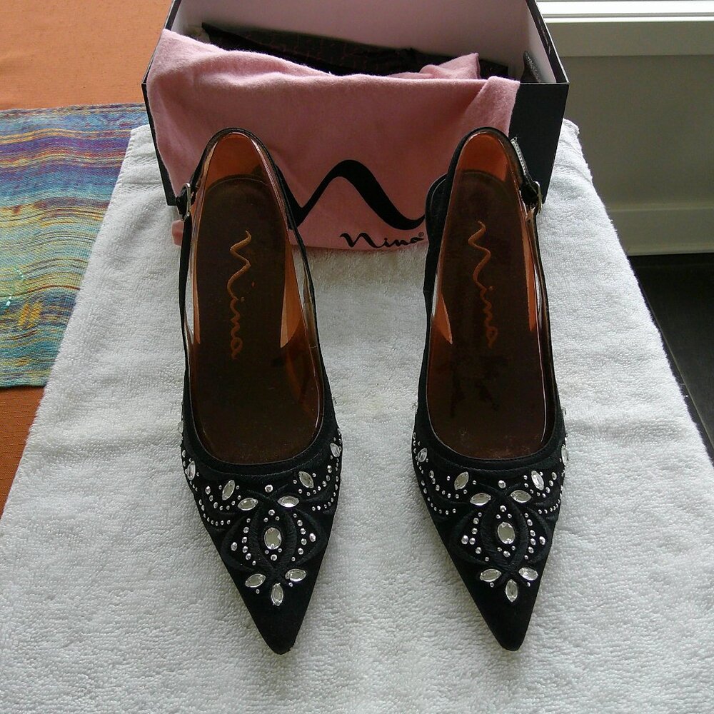Ladies 7 1/2 Black Nina Shoes